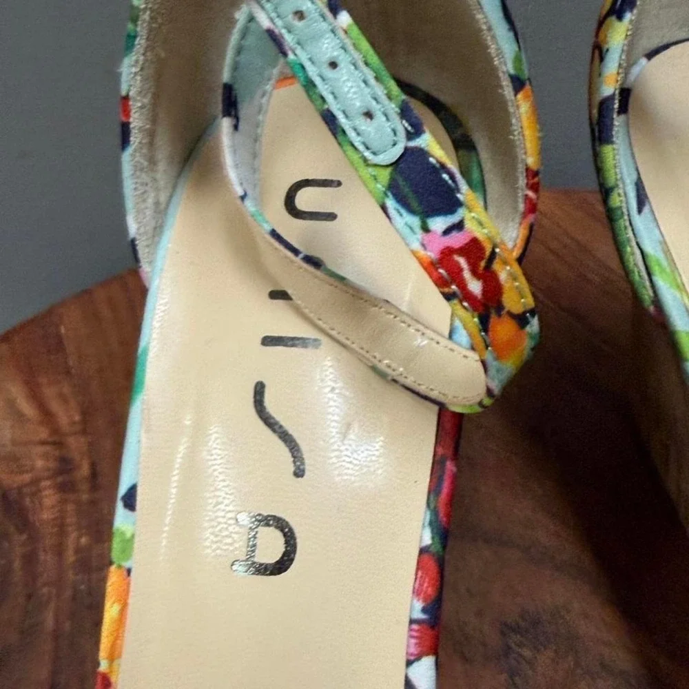 UNISA FLORAL WEDGE SANDAL SZ 9 - Picture 8 of 8